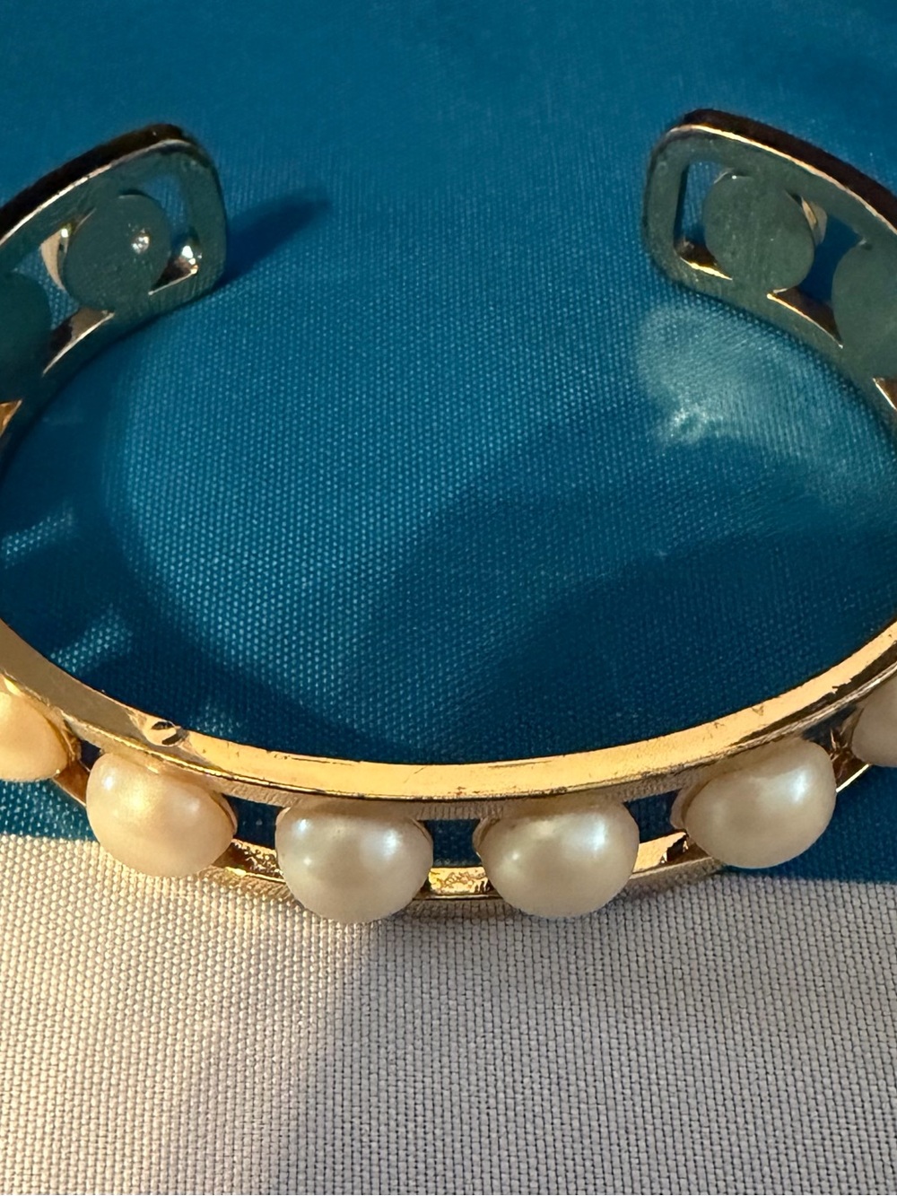 Ann Taylor Gold Pearl Accent Women's Bracelet - Elegant Cream Pearls - Picture 2 of 5